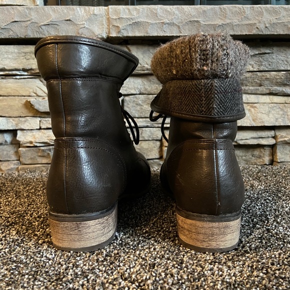 Brown Women’s Harlow Combat Boots. - Picture 2 of 4